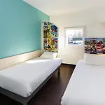 Hotelf1 Angouleme 尚尼耶