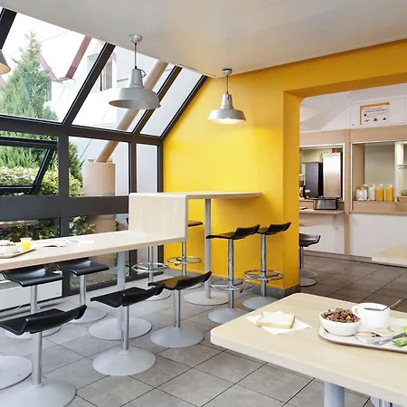 Hôtelf1 Angoulême * Champniers (Charente)