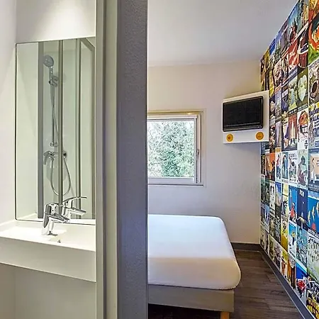 Hôtelf1 Angoulême Hotel