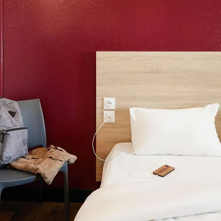 Hôtelf1 Angoulême Hotel